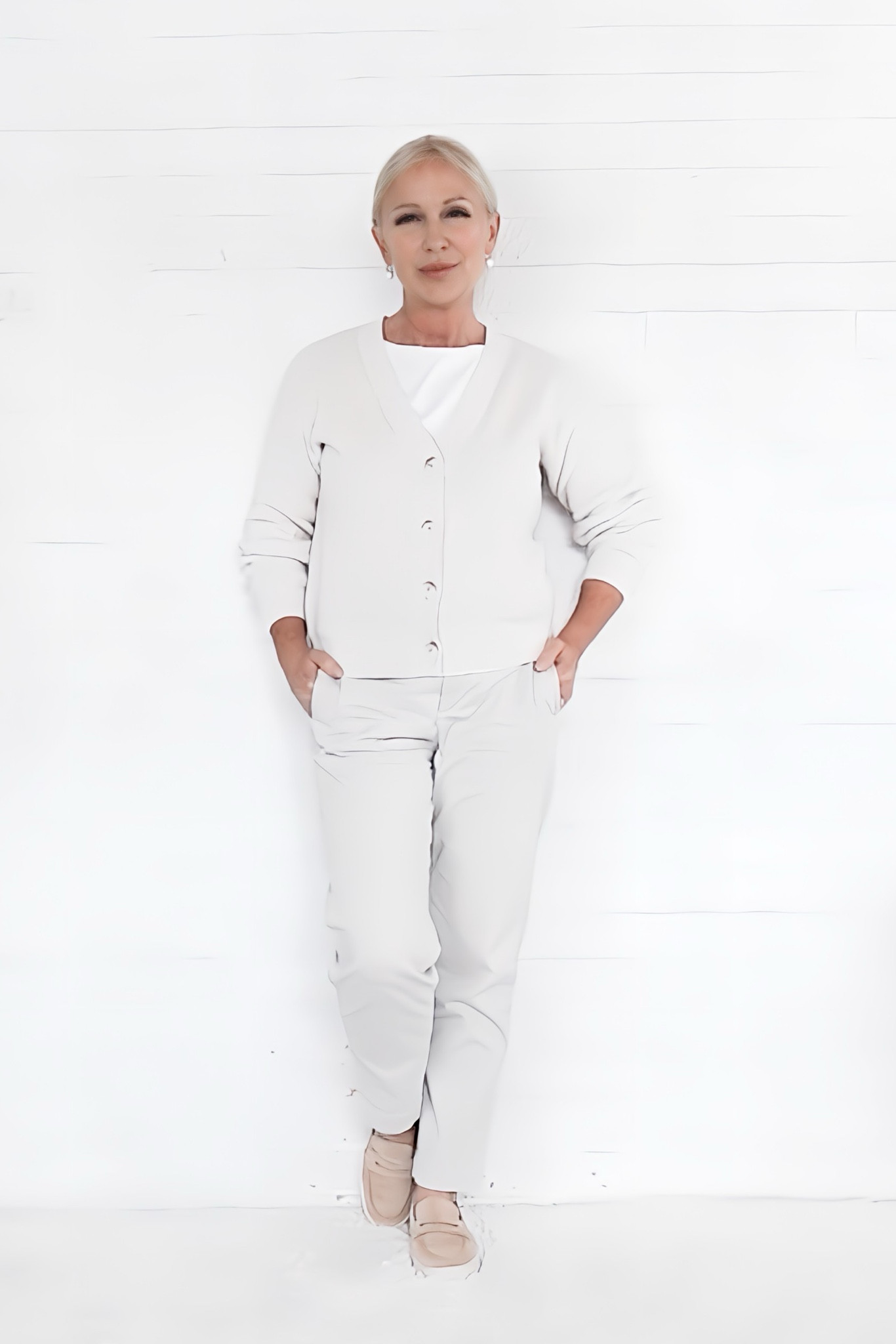 Casual neutral outfit for late summer…without the use of prints. 😉 

#LTKOver40 #LTKStyleTip #LTKSeasonal