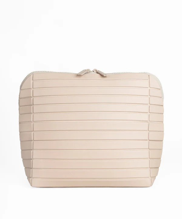 the large bisque traveller | Parallelle