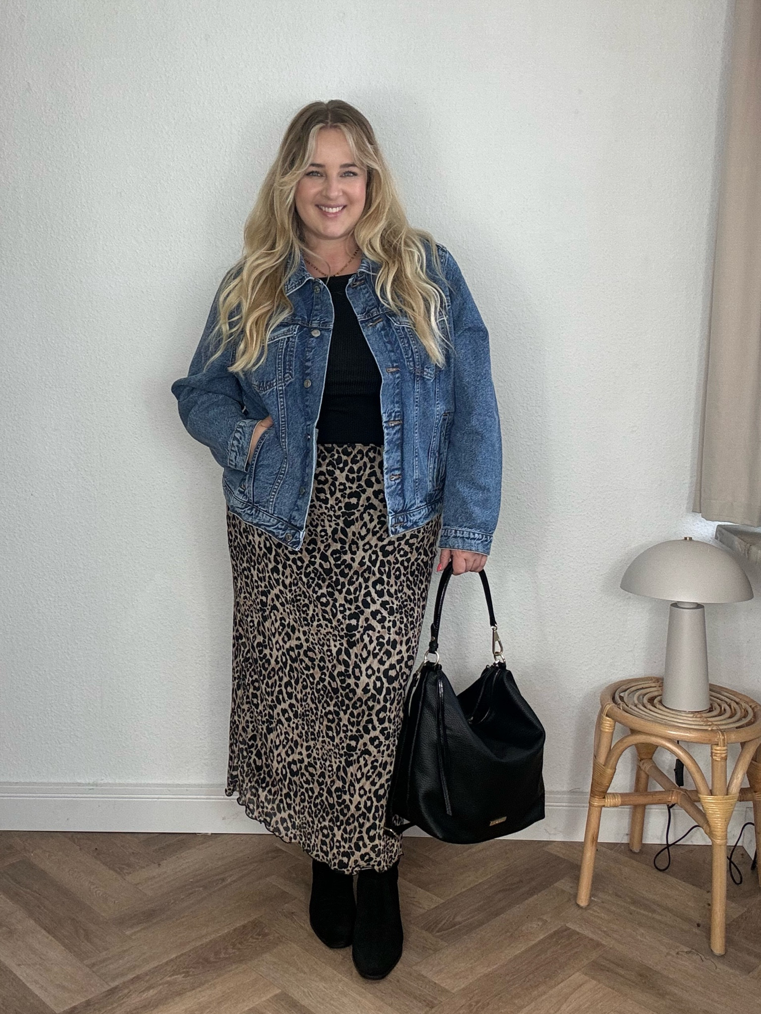 Leo vibes 🖤

Tasche: @Emilyundnoah

#herbstoutfit #plussizefashion

#LTKstyletip #LTKcurves #LTKeurope