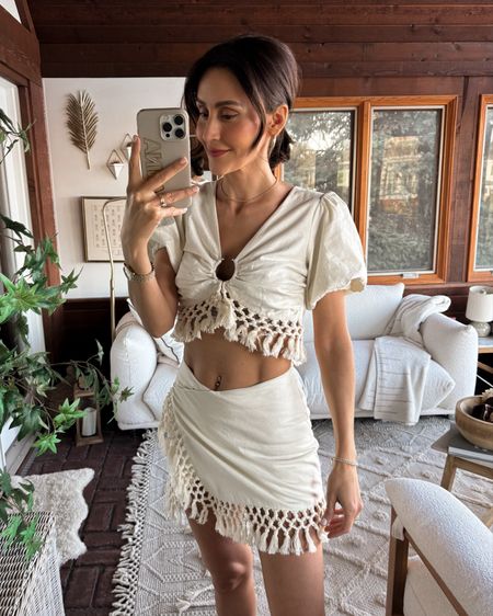 Cutest bohemian set with puff sleeves. Skirt has short underneath, size XS on top and bottom. Can be worn together or separate w jeans and/or a tee

#LTKswim #LTKover40 #LTKstyletip