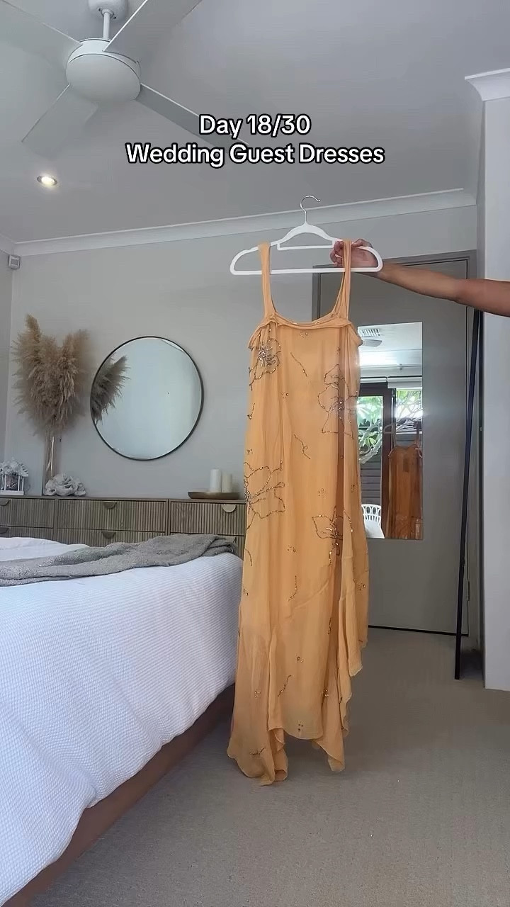 Day 18/30 Wedding Guest Inspo! 🌺


Dress is Zara “ ZW COLLECTION EMBROIDERY STRAPPY DRESS / 6895/082/643” 

#prominspo #weddingguestdresses #WeddingGuestDress #zara