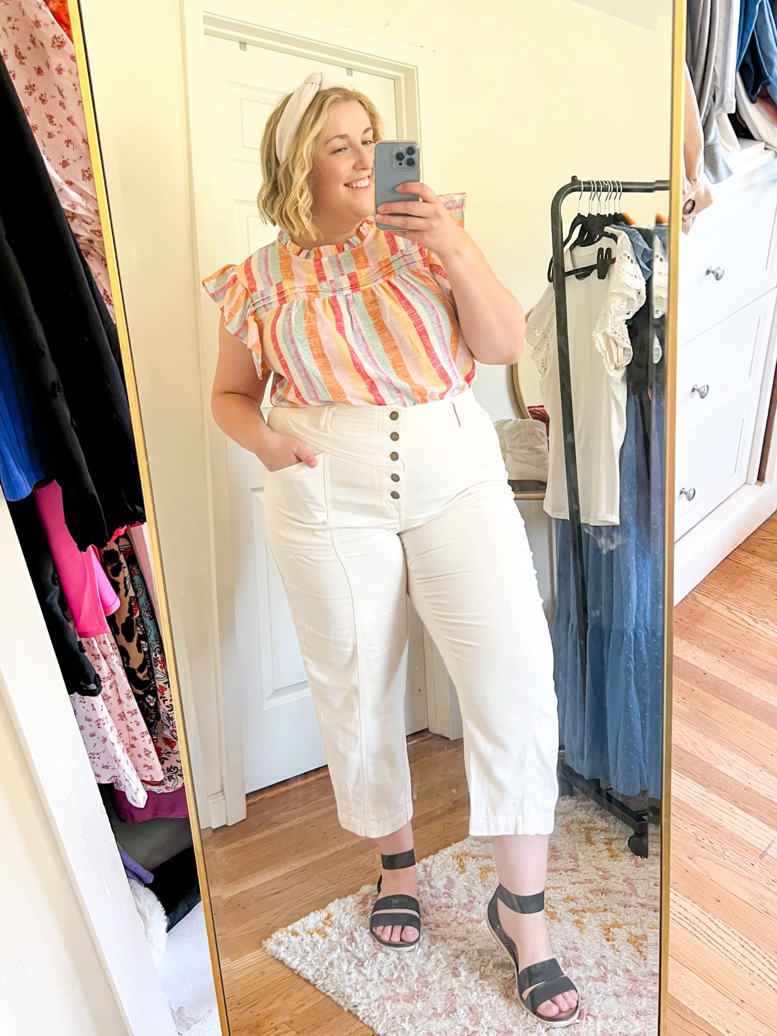 Day 3 of 7 days of plus size teacher outfits!

I LOVE these pants from Target - I have them in all 3 colors, and I wear an XXL. Looks like the ivory is out of stock, but the green and rose and super cute as well! Very stretchy waist and so comfy! 

Plus size teacher outfit 
plus size office wear
Plus size office outfit


#LTKmidsize #LTKplussize #LTKworkwear