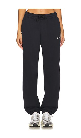 Phoenix Fleece Jogger in Black & Sail | Revolve Clothing (Global)
