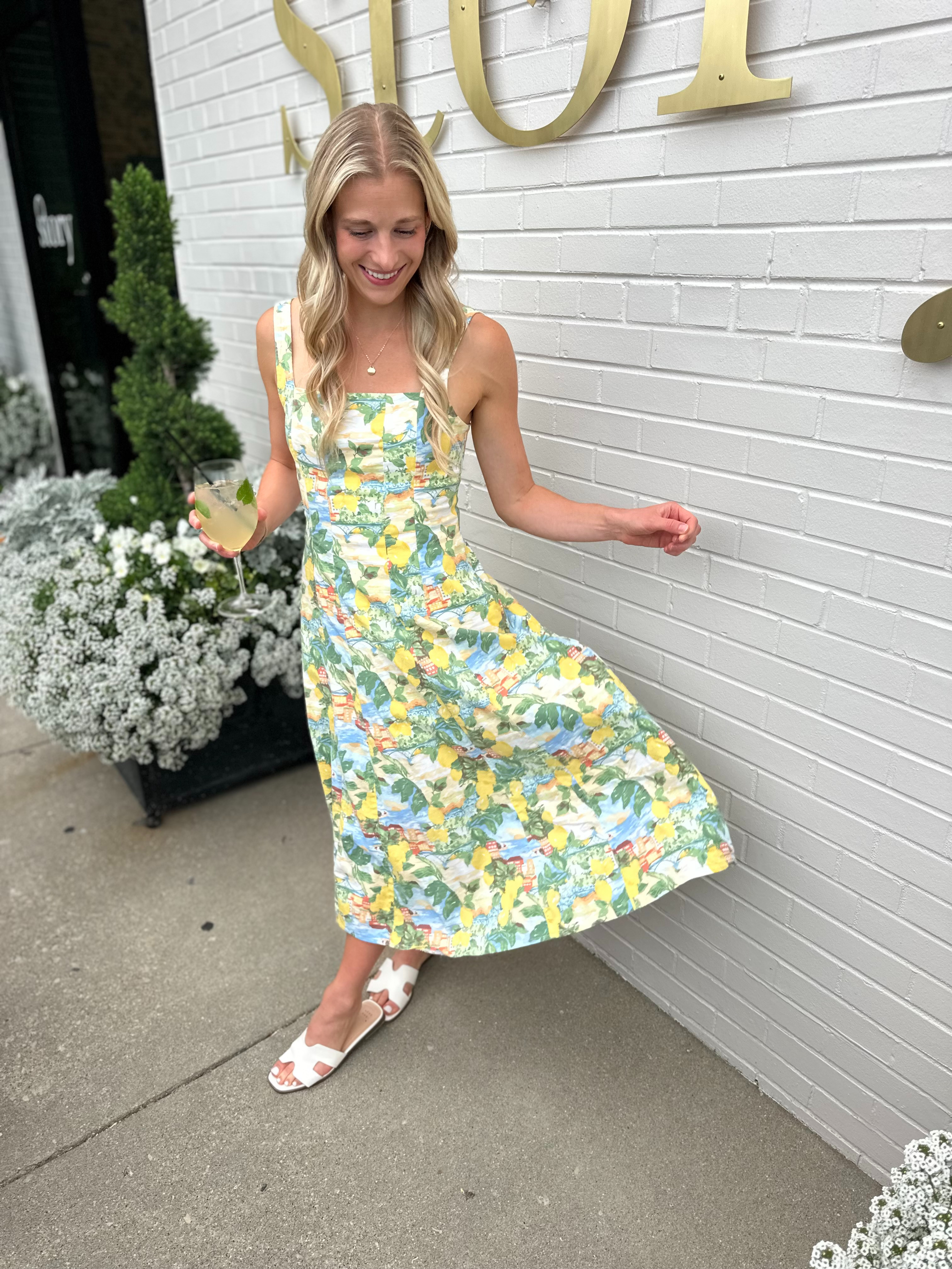 Dress xs petite tts. Sandals 6.5 TTS

Summer dress. Summer style. Summer outfit. Europe dress. Europe style. European vacation dress. Europe outfit. Italy dress. Italy outfit.  

 