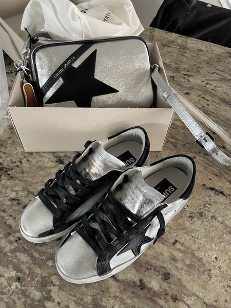 So in love with these silver & black #goldengoose sneakers! 


#LTKshoecrush