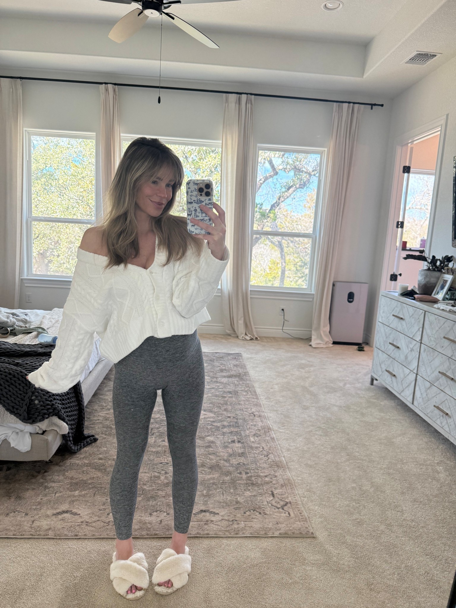 Couldn’t find the exact sweater but linked a similar one from the same brand! 

#LTKBump