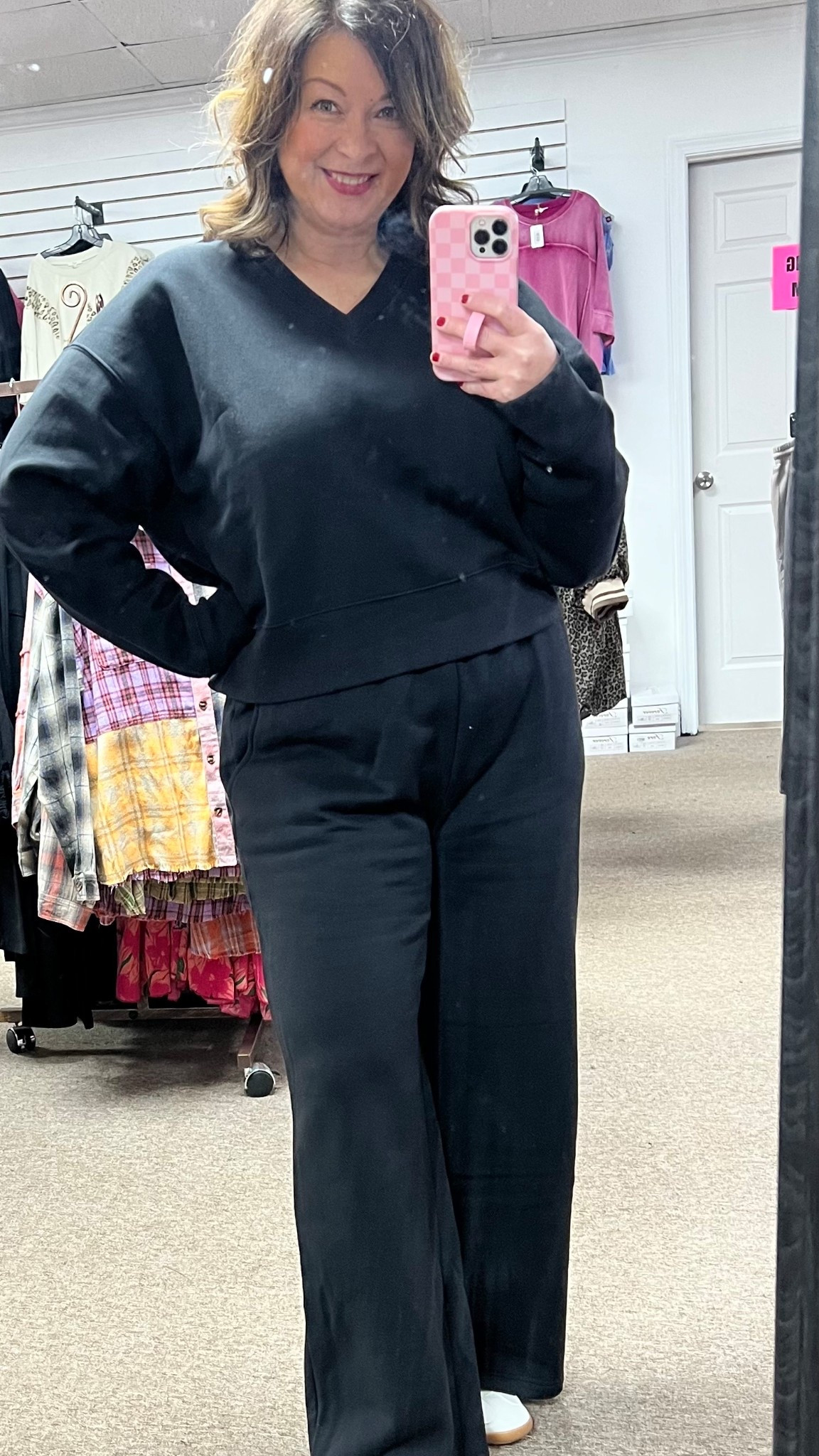 Walmart outfit find 🤍
Comfortable, easy to wear, and budget-friendly.

#walmartfinds #affordablestyle #everydayoutfit #casualsyle #outfitinspo 