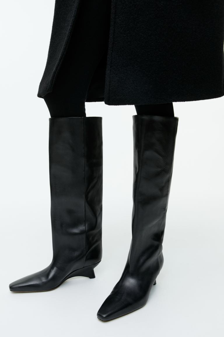 Lederstiefel mit weitem Schaft | H&M (DE, AT, CH, NL, FI)