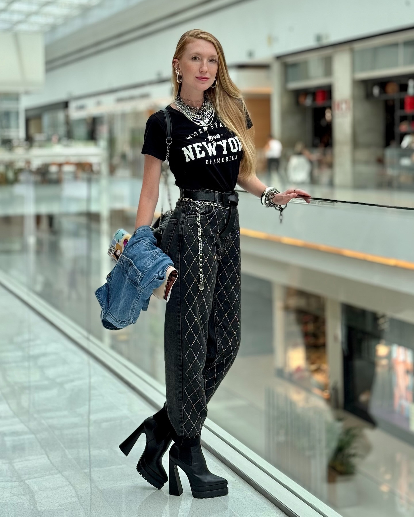 Look aprovado?

Marquei algumas referências semelhantes para inspirar vocês 

#styling #newyorkcity #newyorkers #newyork #nyc  #streetfashion #rockglam #lookinspiracao