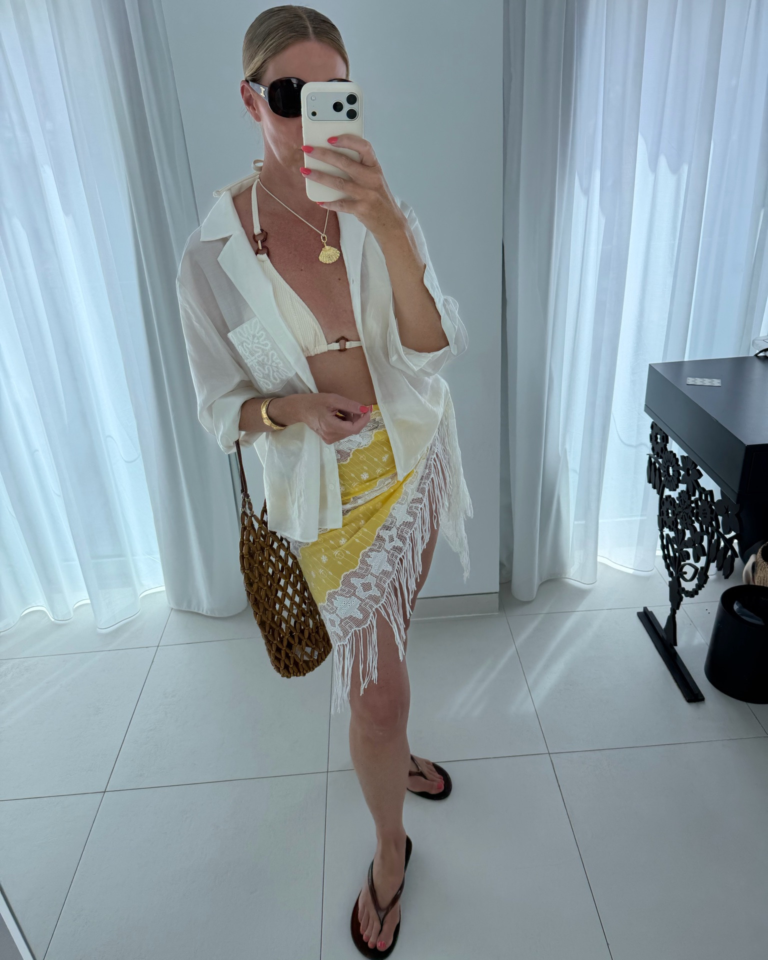 Tassel beach sarong / beach look. 

Holiday outfit, beach pareo, wooden bead bag, YSL dupe bead bag, jelly flip flops.

#LTKuk #LTKsummer #LTKstyletip
