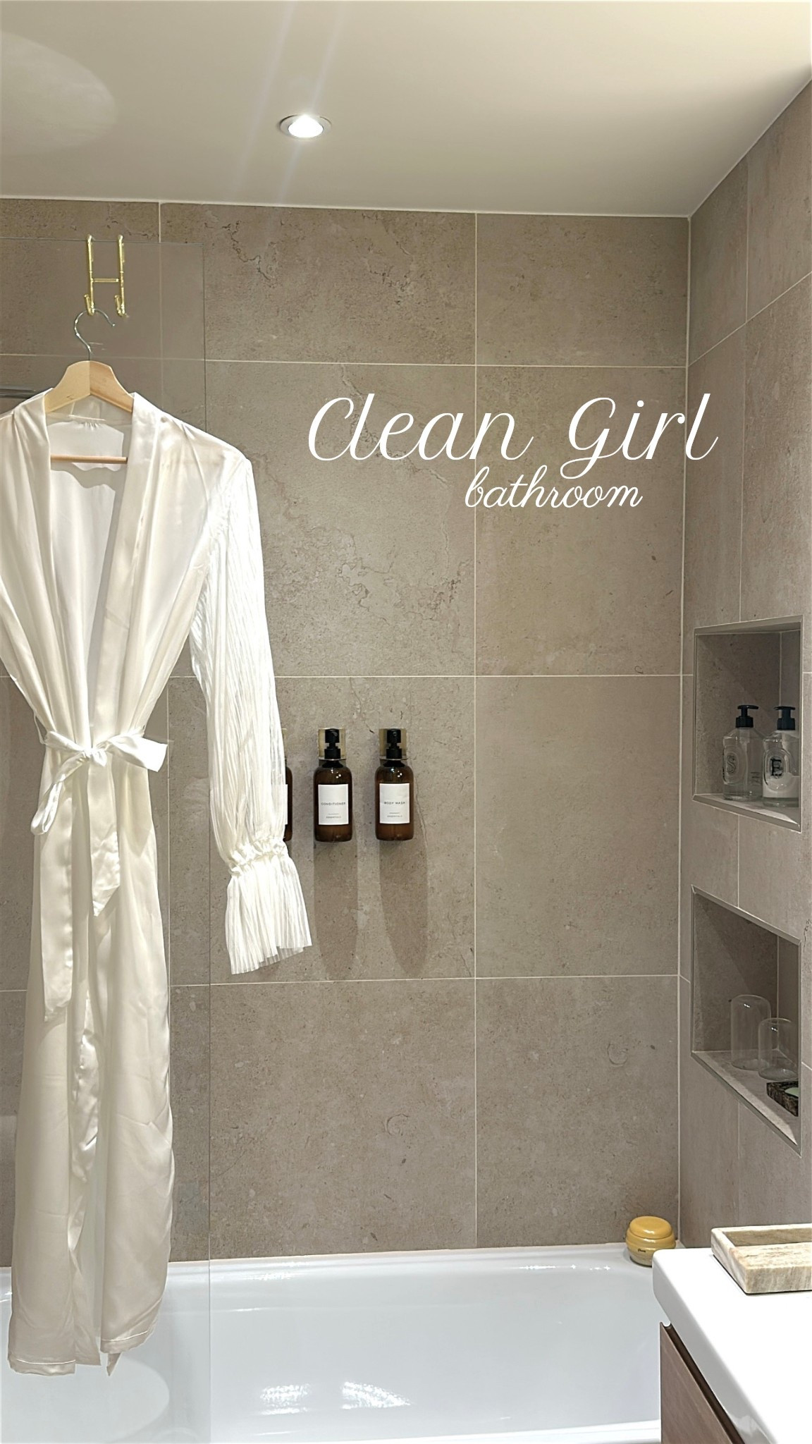 Clean girl bathroom vibes 🫧🤍🛁💭

#LTKFindsUnder100 #LTKHome #LTKFindsUnder50