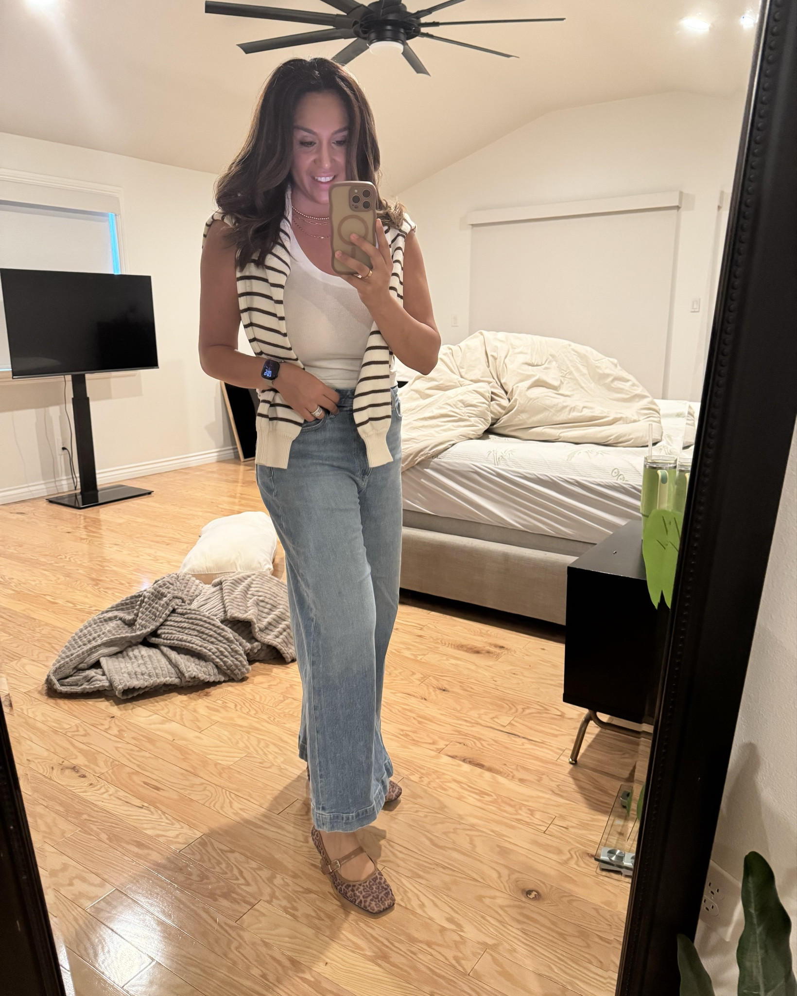 Fall weekend, jeans outfit, fleece leggings, sports mom, ballet flats, leopard flats

#LTKFamily #LTKFindsUnder50 #LTKSeasonal