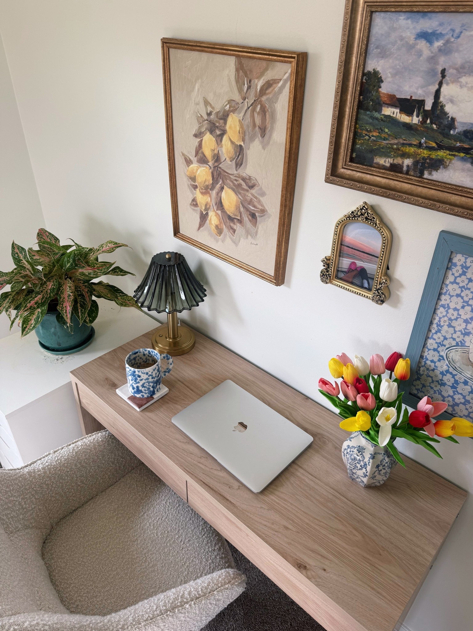 Desk set up 🌷🌼