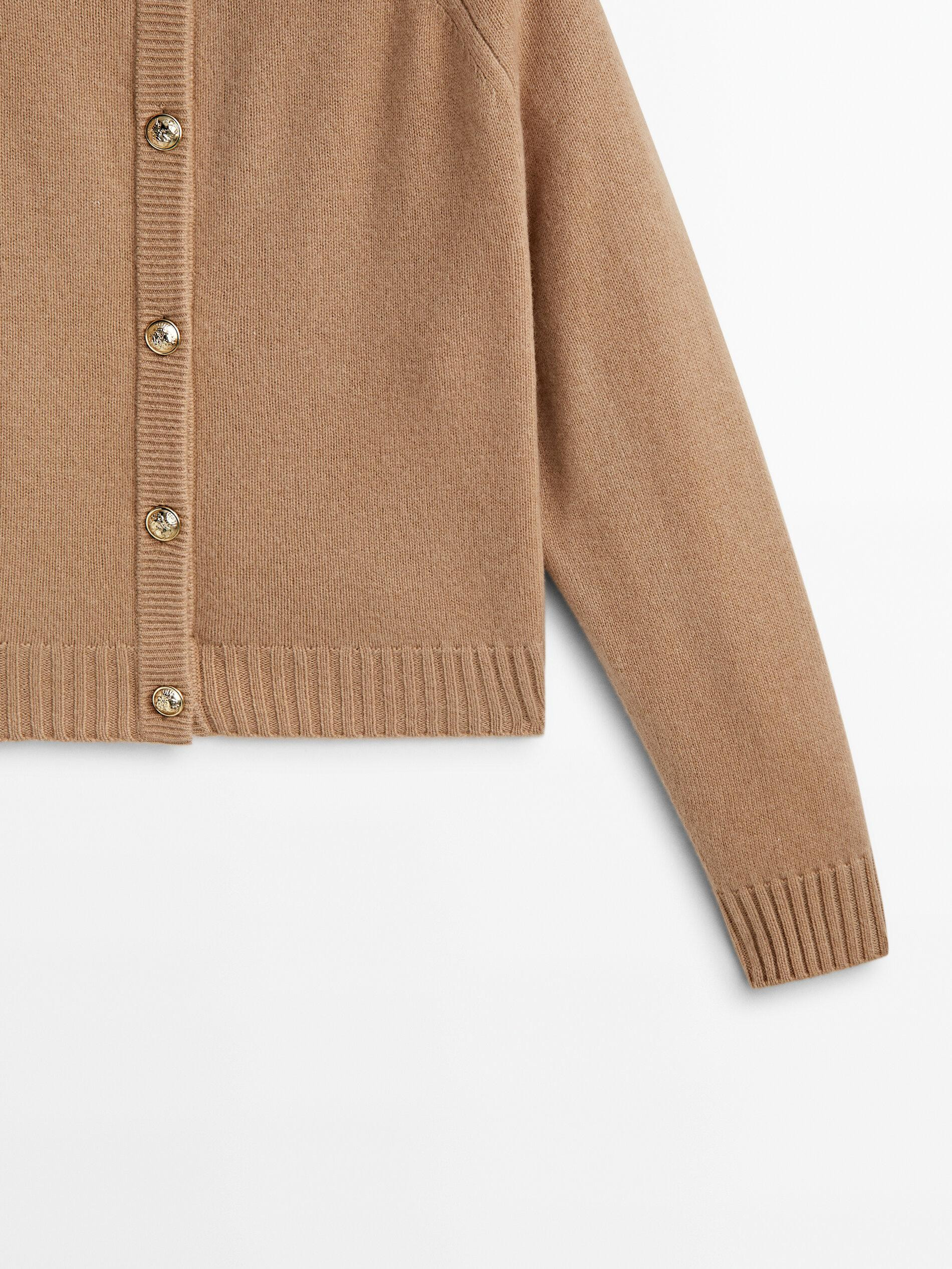 Knit cardigan made of 100% wool with buttons | Massimo Dutti UK