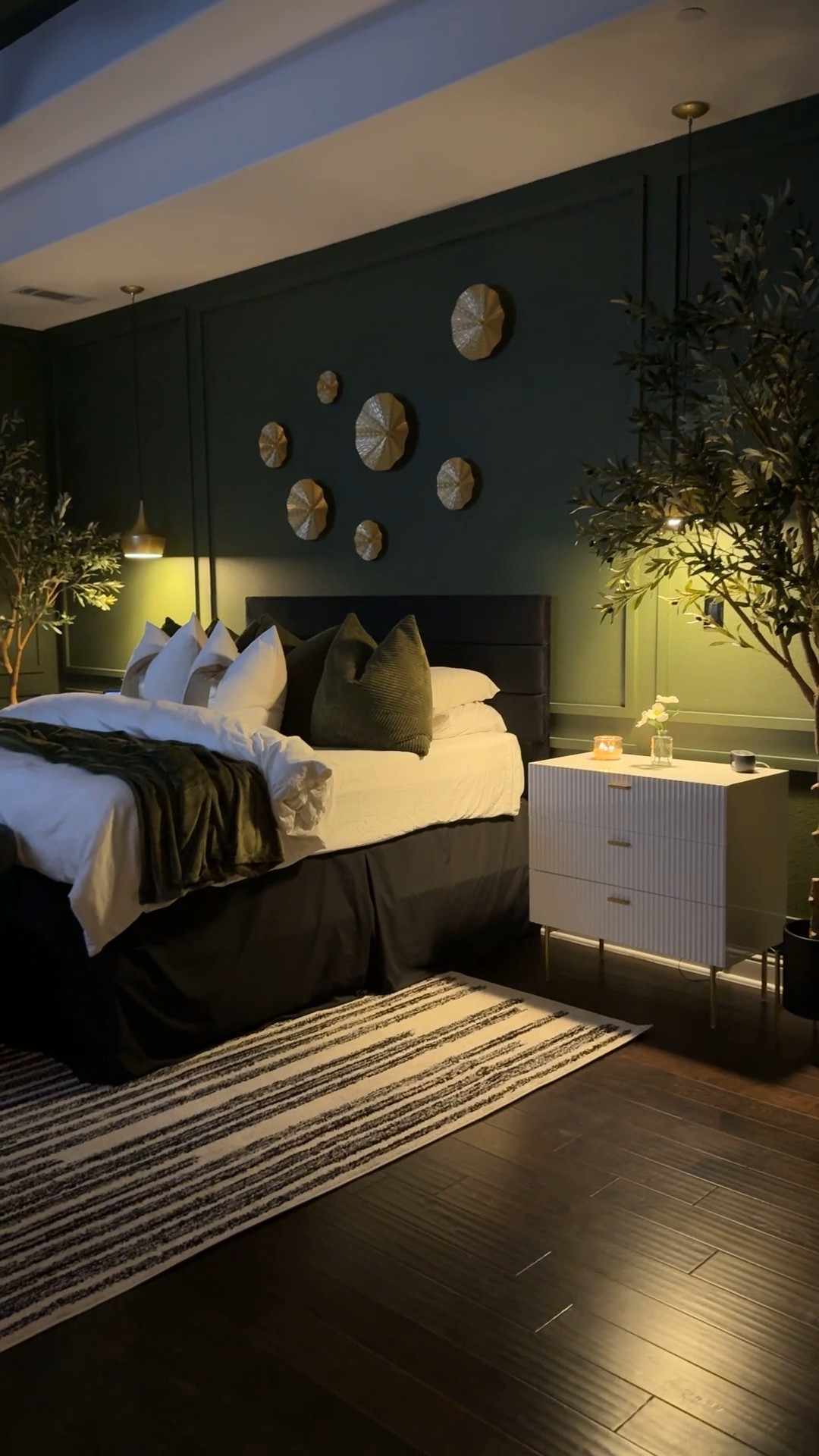 Dark + Moody 😌 #interiordesign #homedecor #homeinterior #homeinspo

#LTKSaleAlert #LTKFindsUnder50 #LTKHome