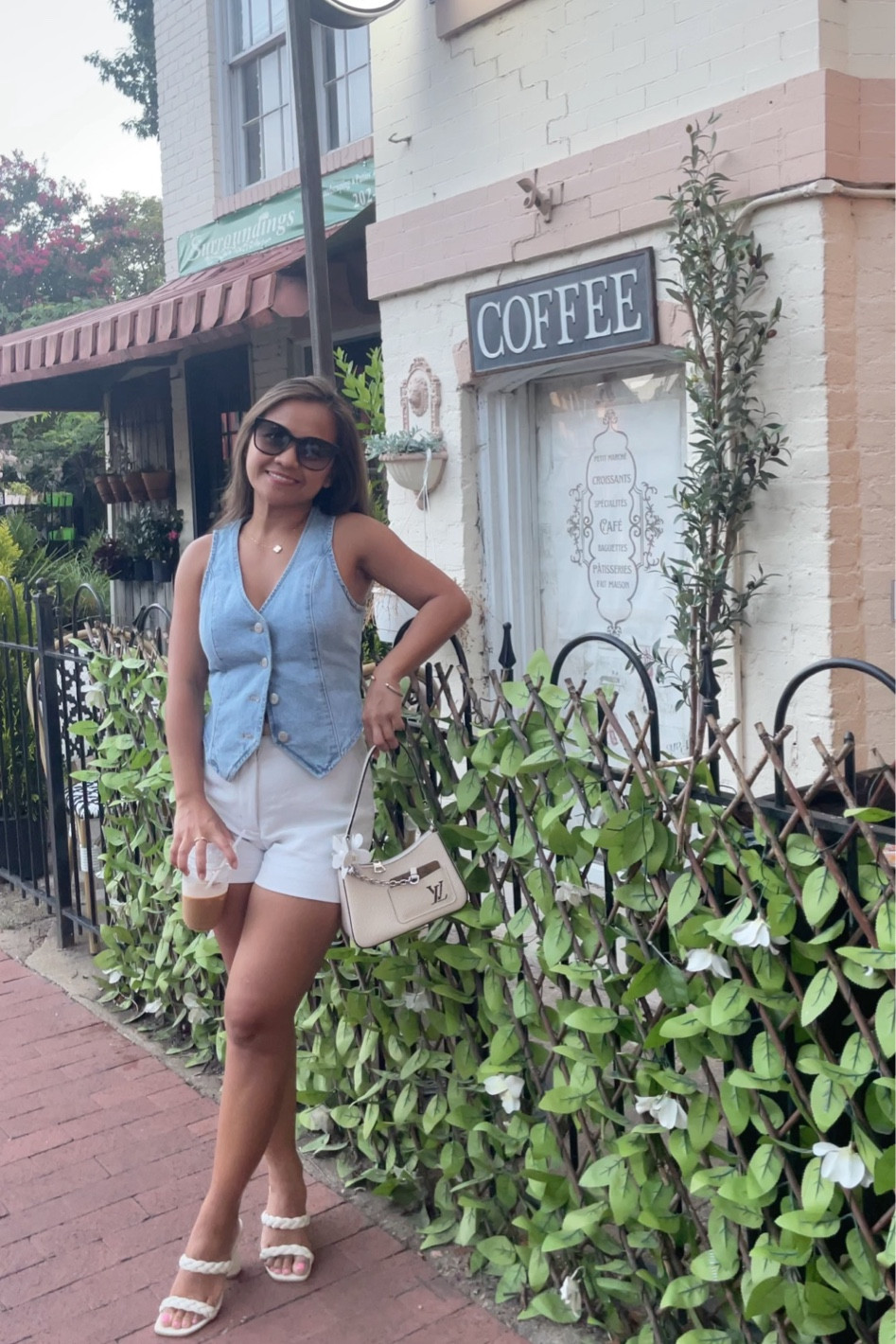 Coffee date outfit. 