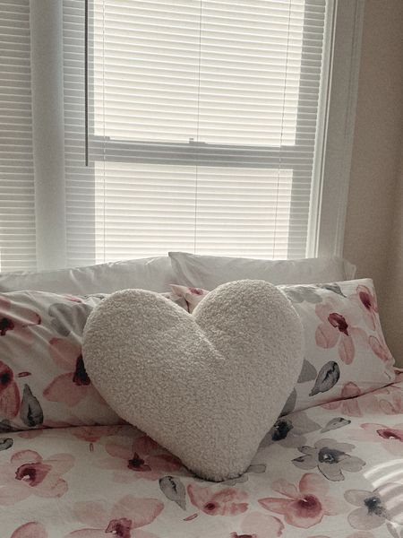 Target has the cutest Valentine’s Day decor rn 🤍✨ love the teddy heart pillows - linked and sharing similar options!


#target #targetfinds #homedecor 

#LTKfindsunder50 #LTKhome