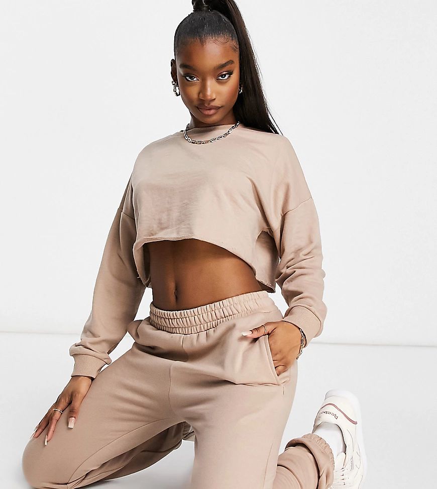 Missguided oversized basic sweatshirt in mocha-Tan | ASOS (Global)