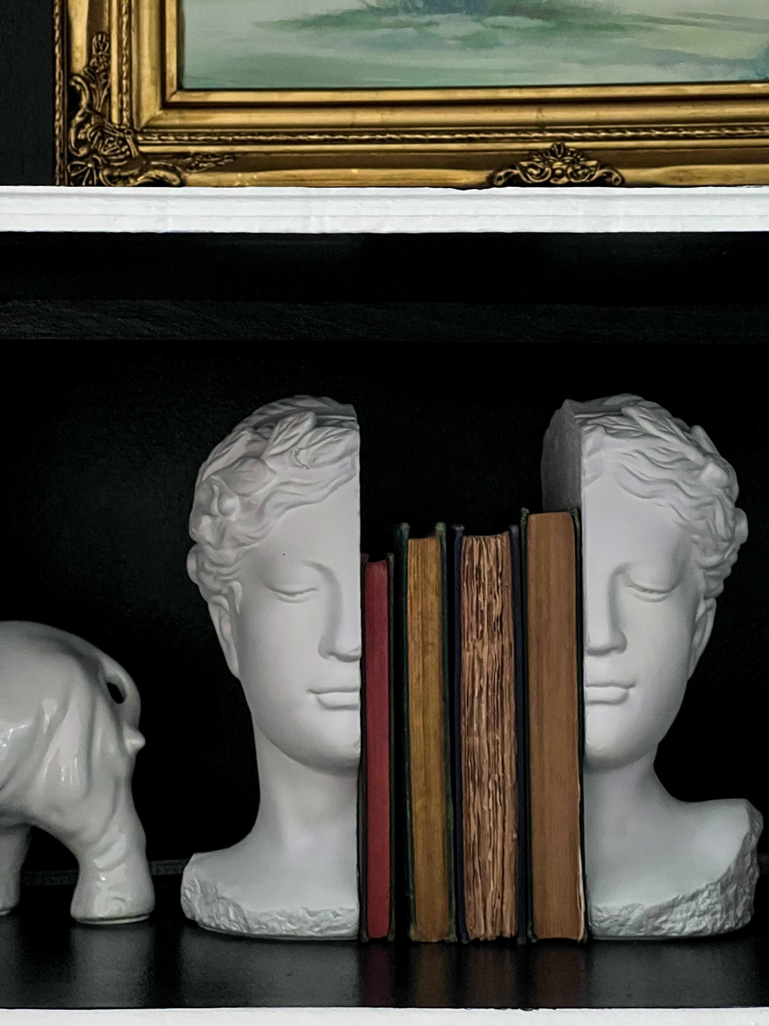 Anthropologie white bust book ends

#anthropologie #bust #bookends

#LTKHome #LTKGiftGuide #LTKStyleTip