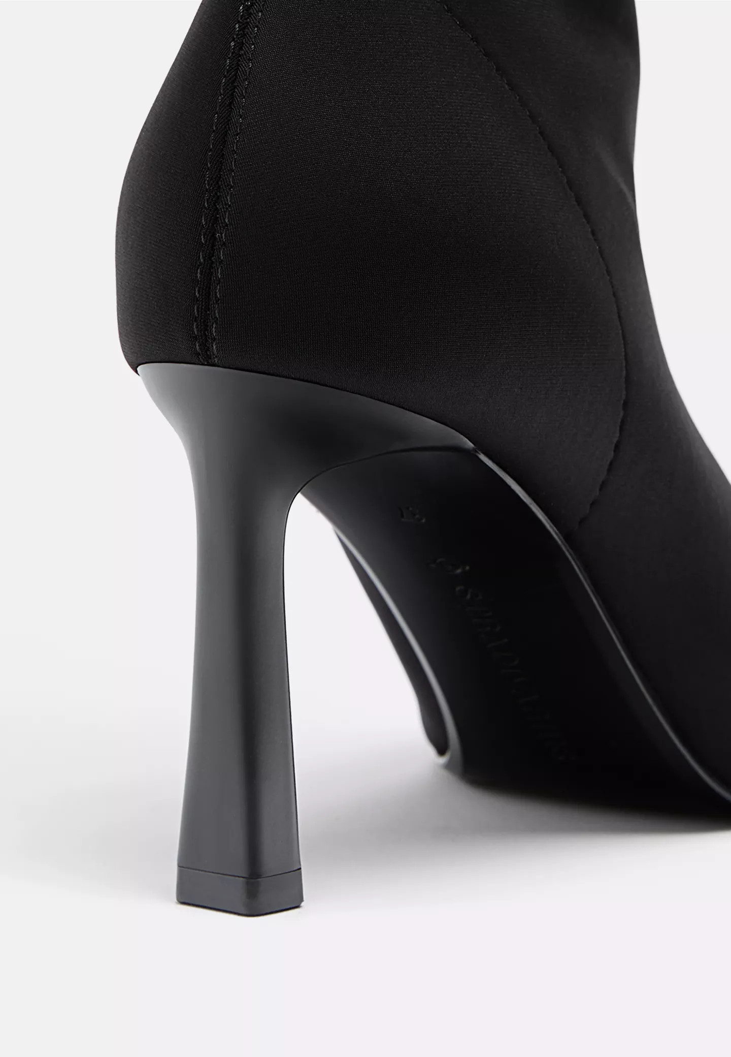 Over-the-knee high heel boots - Women's THE BOOT GUIDE | Stradivarius United Kingdom | Stradivarius (UK)