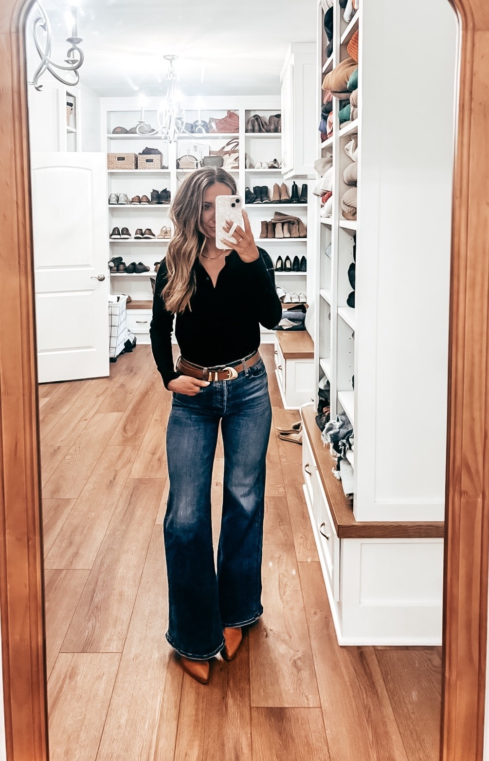 This cutie little cardigan is currently 50% off and comes in tons of colors. Lightweight and perfect for spring!! 

Spring outfit | lightweight cardigan | sale | mother denim | classic outfit | capsule wardrobe 

#LTKSpringSale #LTKSaleAlert #LTKootd