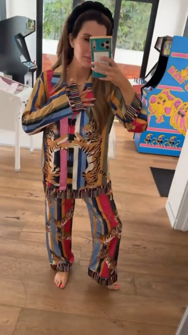 These pajamas are a must have! Wearing a small! 🐅💕

Show Me Your MuMu, MuMu fashion, Revolve fashion, Satin pajamas, Long sleeve pajamas, Fun pajamas, Loungewear, Emily Gemma

#LTKmomlife #LTKgrwm #LTKmorningroutine