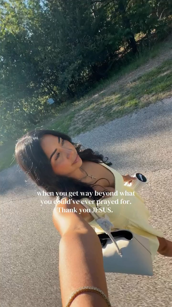 Thank you Jesus!! The end is the best moment EVER 🥹❤️

Abercrombie sale
Family photos
Family photos outfit 
Comment “shop” for outfit links- everything is on sale!!

#family #Godisgood #husband #marriage #mom answered prayer, life is good, mom of 2, husband and wife

#LTKmomlife #LTKSaleAlert #LTKKids
