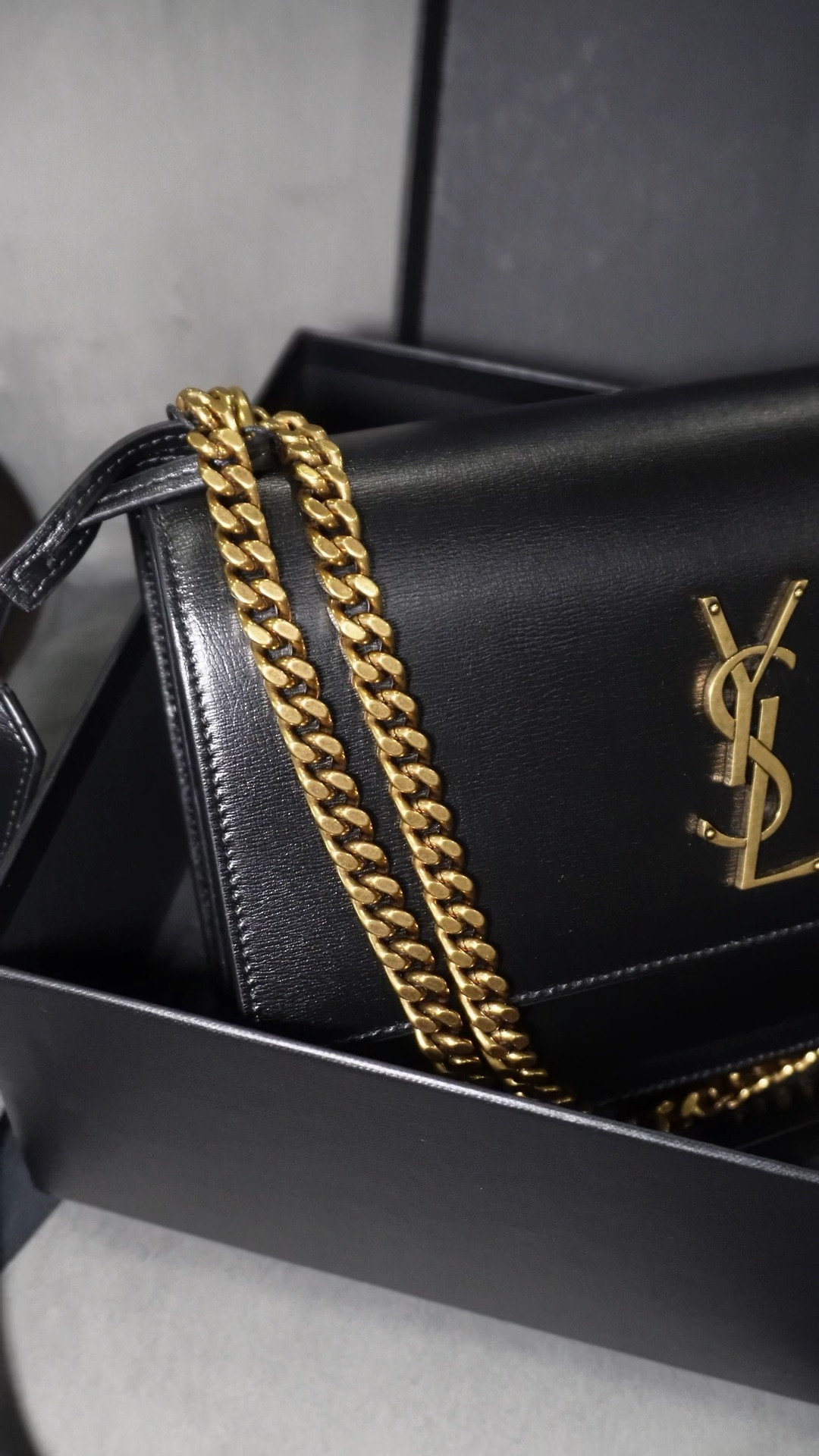 The YSL Sunset will always be a classic handbag 💞