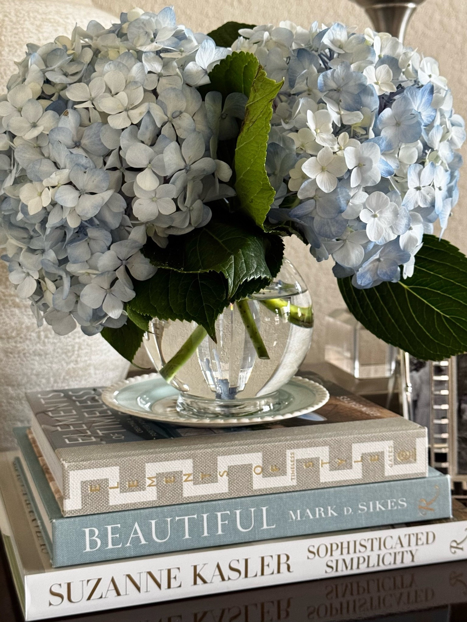 These are 3 of my favorite interior design coffee table books from Amazon! They are full of inspiration and ideas for your home!!

Home Decor | Coffee Table Accessories #amazon #amazonhome

#LTKHome