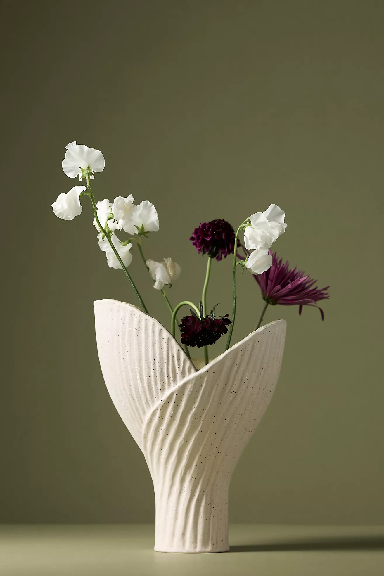 Hina Ikebana Clay Vase | Anthropologie (US)