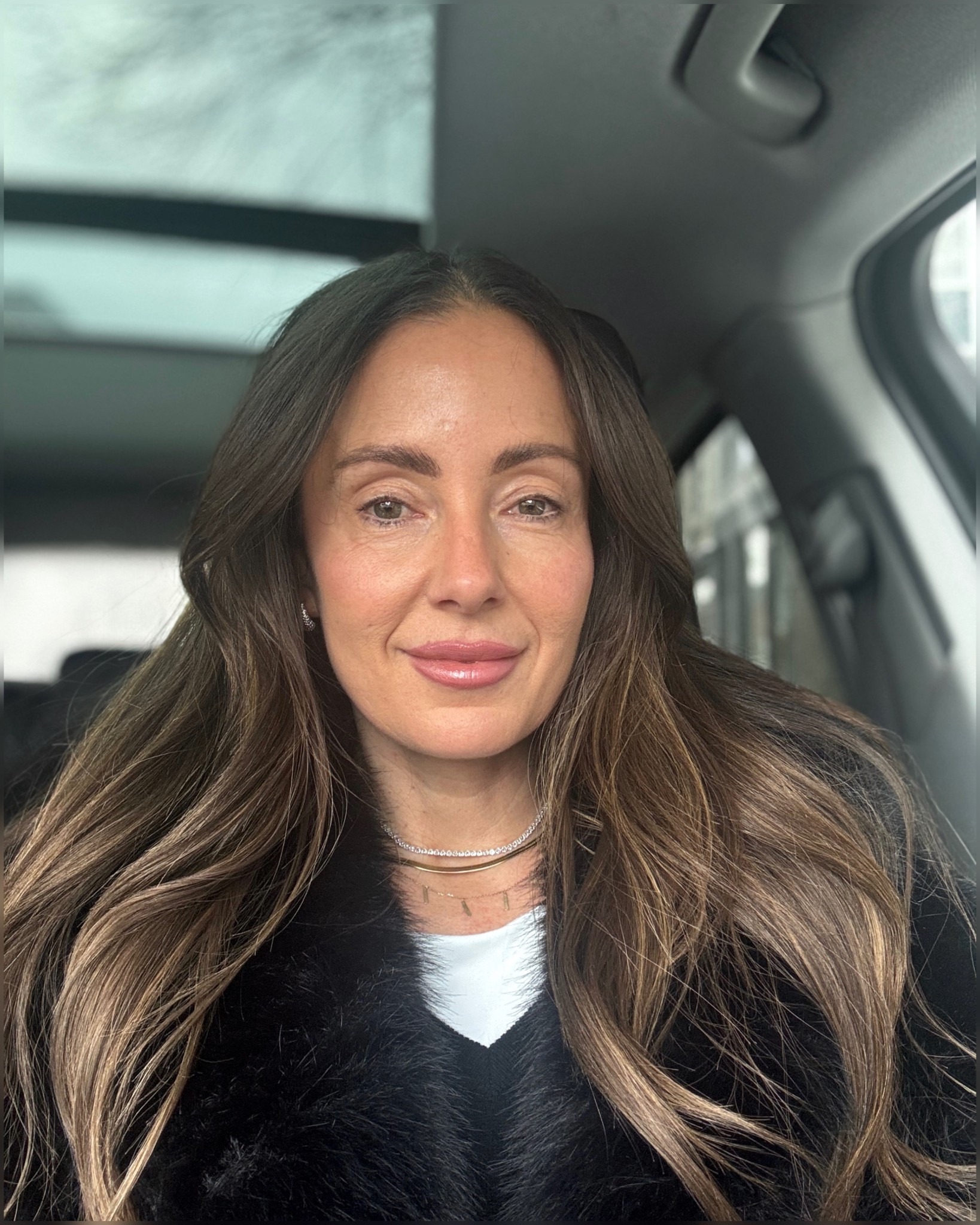 Lip liner: nude pink
Gloss: warm berry