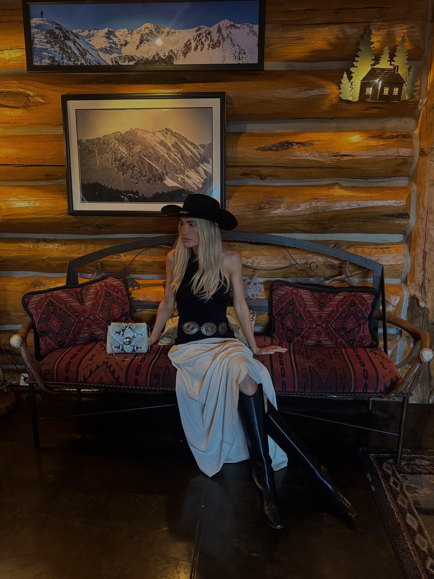 Starting to feel like a second home 🖤 last trip we came for 4 days and ended up staying 3 weeks. Cannot wait to see how this one unfolds.