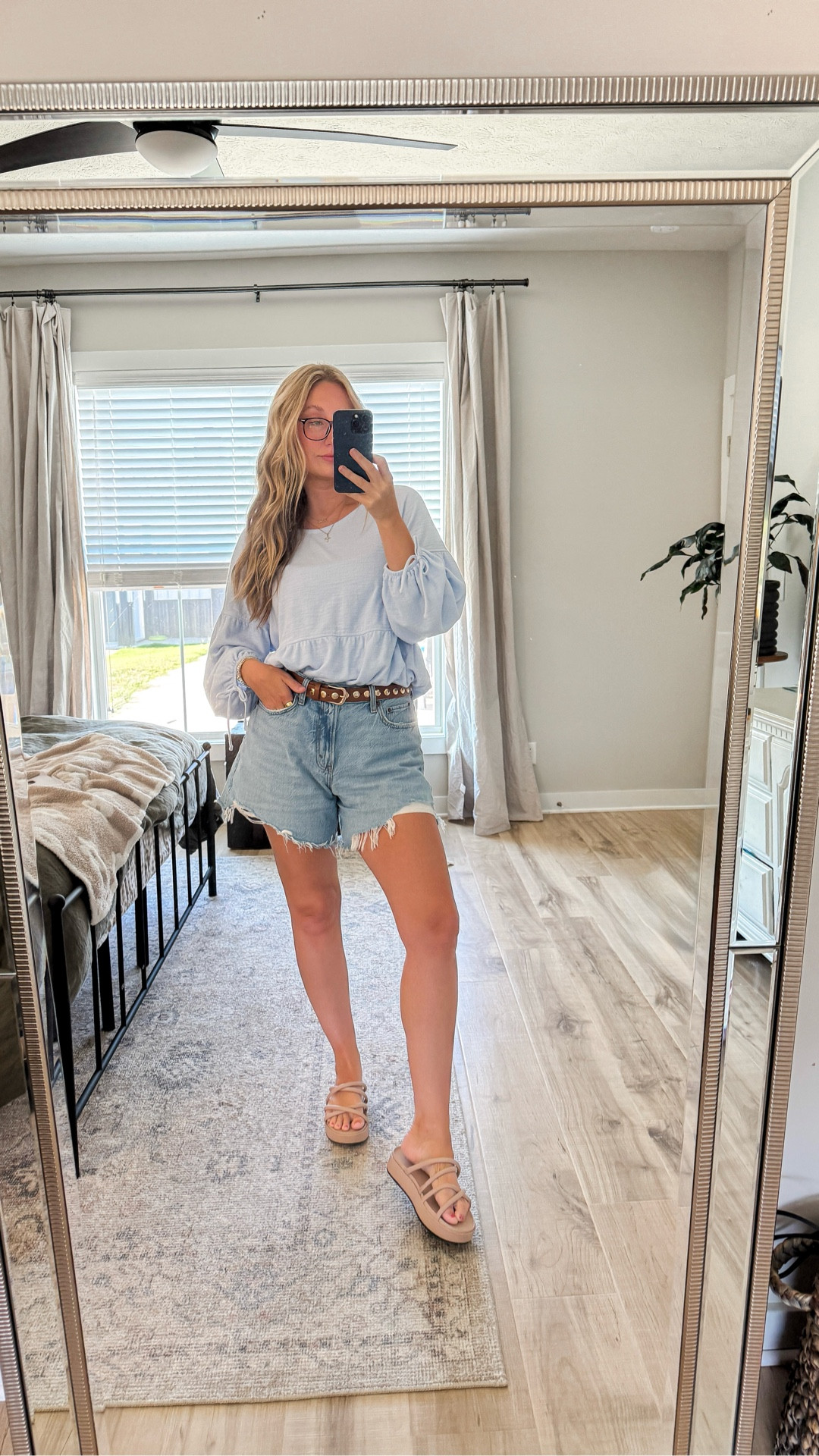 Easy fall transition look built with the Rule of 7 🖤 Denim shorts (AF), long sleeve top (AE), and an Amazon belt that pulls it all together.
Comfy, chic, and so versatile for everyday style. 🍂 Tap to shop each piece!

#LTKStyleTip #LTKSeasonal #LTKSaleAlert