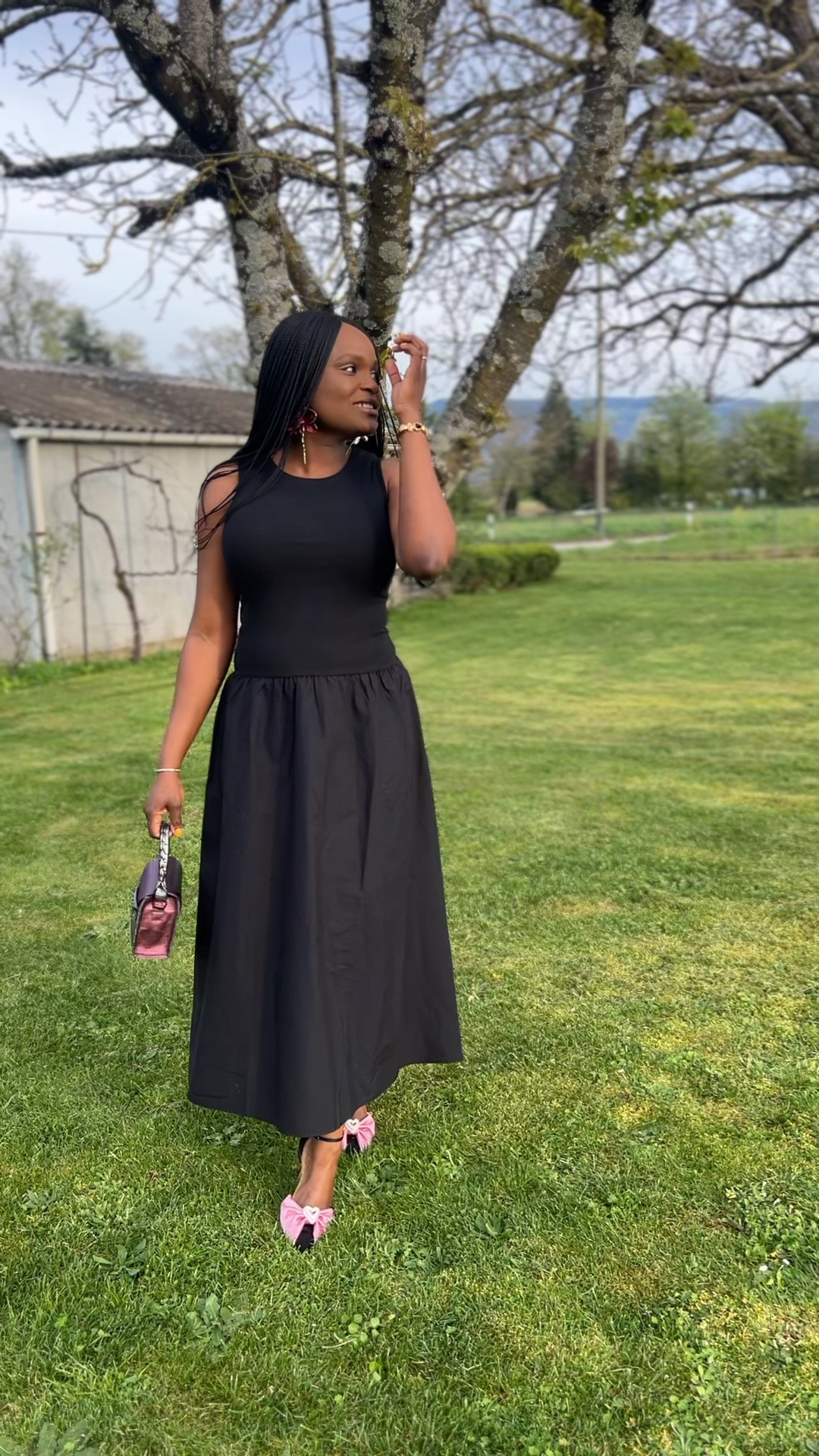 Everyone needs a little black dress. This one was so simple, yet so chic, and I love that I am able to dress it up like I did with the pop of colour (pink and black heels and metallic purple bag), or dress it down with sneakers and a blazer ♠️🌸🪻

#LTKU #LTKGiftGuide #LTKstyletip