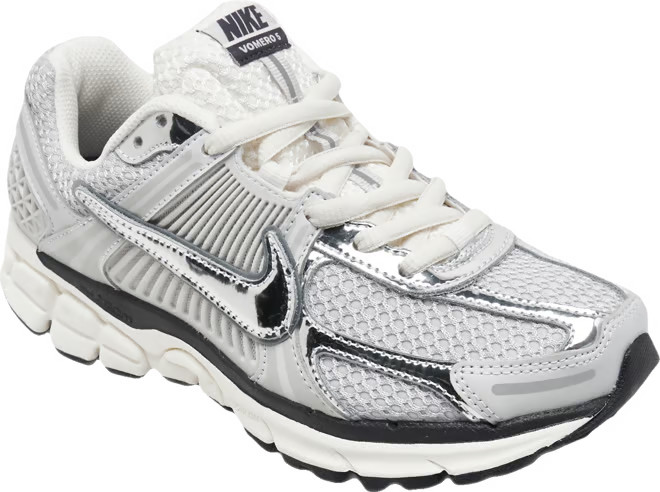 Nike Women's Zoom Vomero 5 Casual Sneakers from Finish Line - Macy's | Macy's