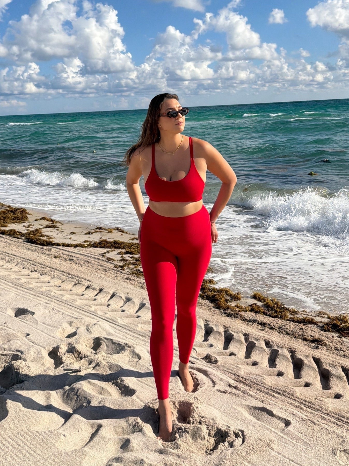 Red but make it effortless 🔥 This set is supportive, smoothing, and actually flattering — whether you’re walking the beach or grabbing coffee after. One of those pieces that just does the work for you.

Linked 🔗

⸻

Keywords:
red workout set, matching workout set, high waisted leggings, supportive sports bra, gym set women, athleisure outfit, beach workout look, flattering workout set, workout set for women, seamless workout set, leggings with sports bra, amazon workout set, summer athleisure

#LTKTall #LTKfitnessgoals #LTKActive