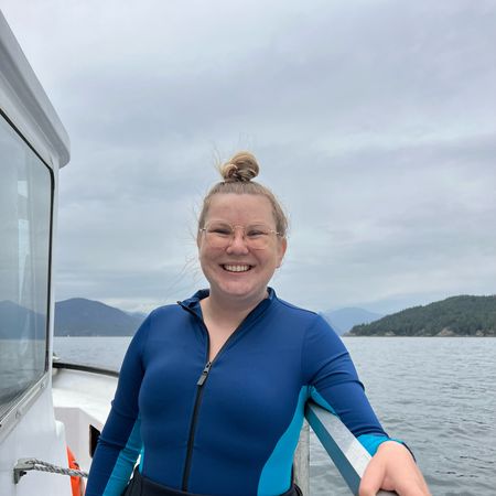 🦭The biggest smile before getting to jump in the water and swim with my favorite animals: harbor seals! 💙
.
.
.
.
.
.
#harborseals #howesound #thingstodoinvancouver #adventureoften #ta3swim 

#LTKmidsize #LTKtravel #LTKswim