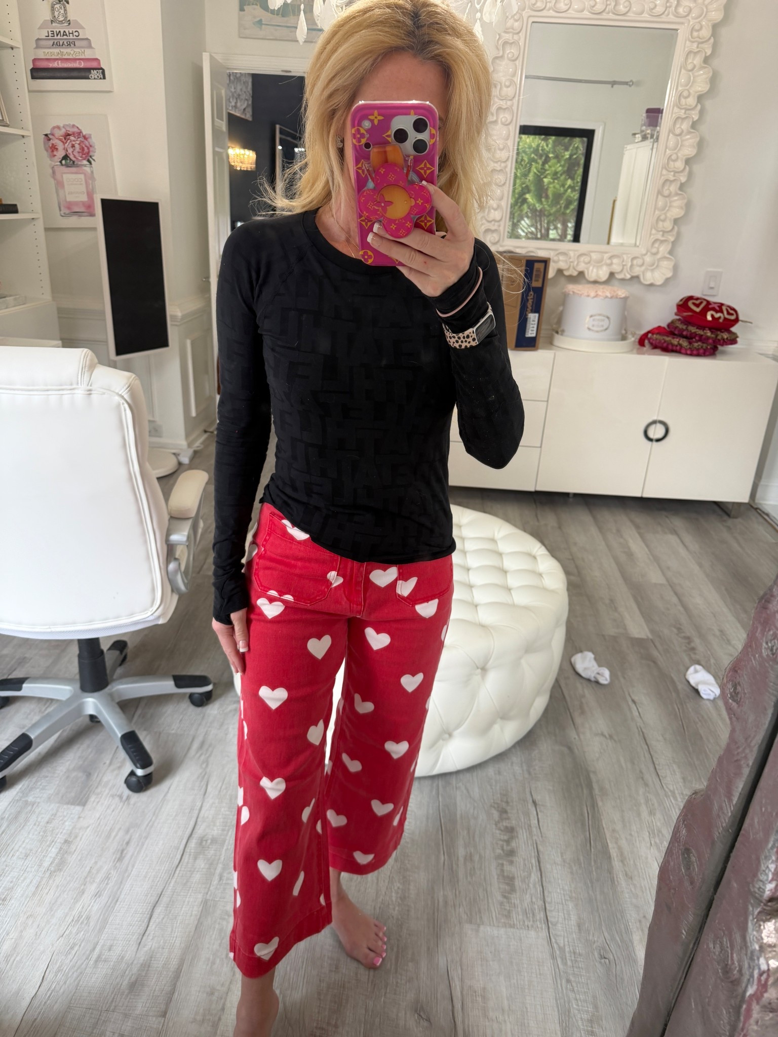 Amazon heart jeans 

#LTKgrwm #LTKFindsUnder50 #LTKootd