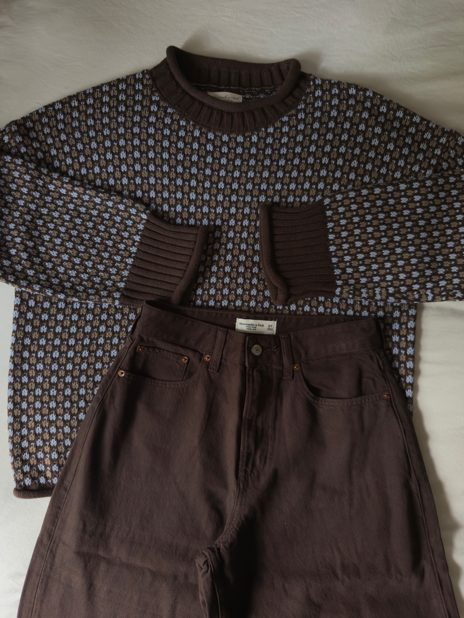 This sweater + brown jeans 😍 sale ends today!

#casual #fallfashion #denim #abercrombie #rollneck #cozy #fallaesthetic #inspo

#LTKSaleAlert #LTKSeasonal