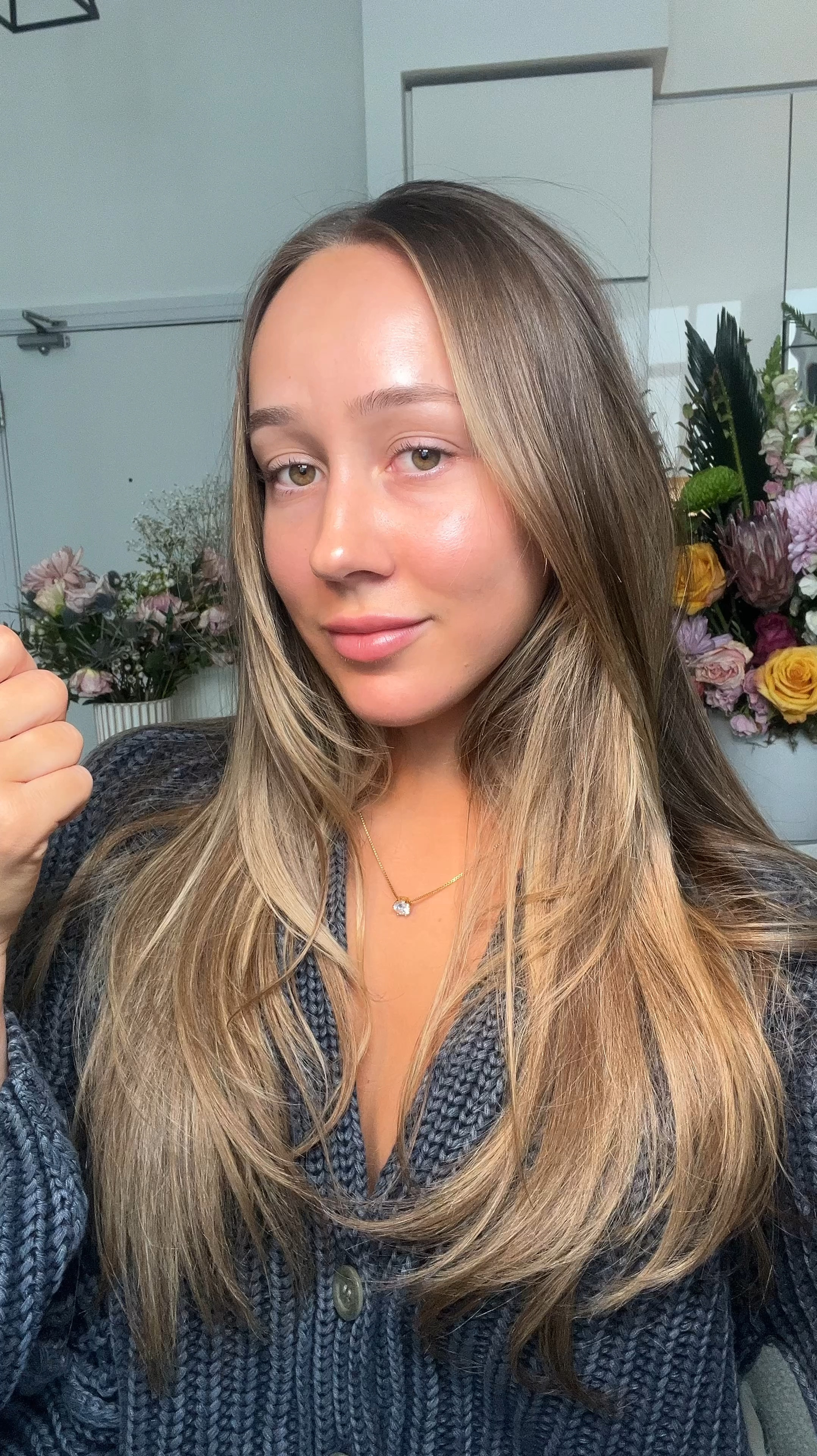 Your makeup is only as good as your skin prep! Follow for more in depth makeup lessons, I’m making this a series! Foundation up next!

I do most of these steps every single time but don’t always include them in all my tutorials because I know it’s a lot- but it really does make a difference 🖤

exfoliating- @dermalogicacanada daily microfoliant 

serum- @vichylaboratoires mineral 89 / @glowrecipe dew drops 

moisturizers- @embryolisse lait creme / @bobbibrown face base 

spf- @larocheposay anthelios 

blurring primers- @onesize

























#skinprep #makeuplesson #makeup #makeuptutorial

#LTKstyletip #LTKcanada #LTKbeauty