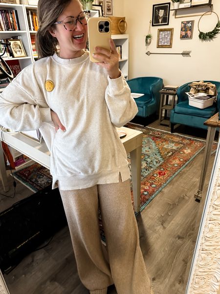 Saturday morning cozy outfit!
This oversized cozy pullover with a smiley face is on sale for less than $25 (so soft & comfy) 