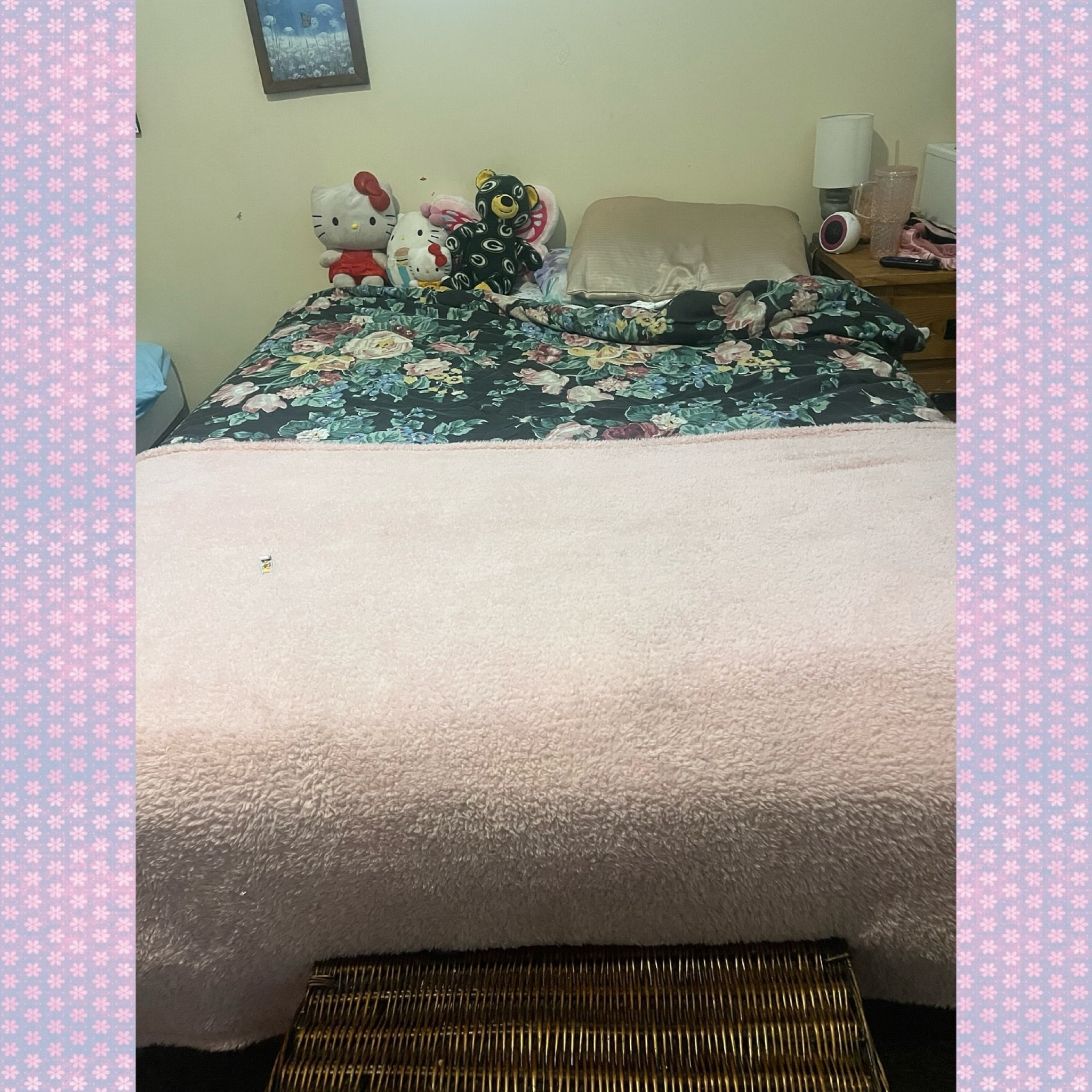New bigger bed. Sad thing is seeing Lil Eve not being able to have her own room makes it hard with the amount of room we have left. Hopefully we figure out how to fully arrange it 
#Bedroom #BedUpdates #QueenBed