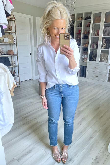 The best non-distressed jeans are only $21.50 right now!!! Love this simple, classy look!
Top small
Jeans size 2 regular 
Mules size up an entire size 

#LTKsalealert #LTKstyletip #LTKunder50