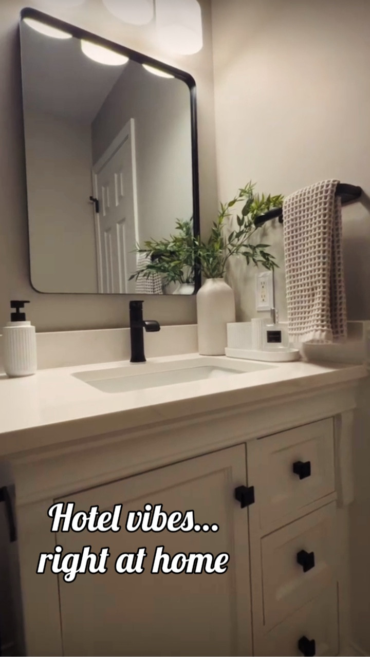 Hotel vibes… right at home 
Even the smallest bathroom can feel like an oasis, It’s all in the details. From plush towels to calming scents, a few intentional touches go a long way.

📌If you’ve been eyeing something from my space, it’s probably in my LTK. Bio has it all 



#BathroomInspo #SmallBathroomIdeas #HotelVibes #BathroomOasis #HomeDecorDetails #SpaAtHome #DIYBathroomRefresh

#LTKHome