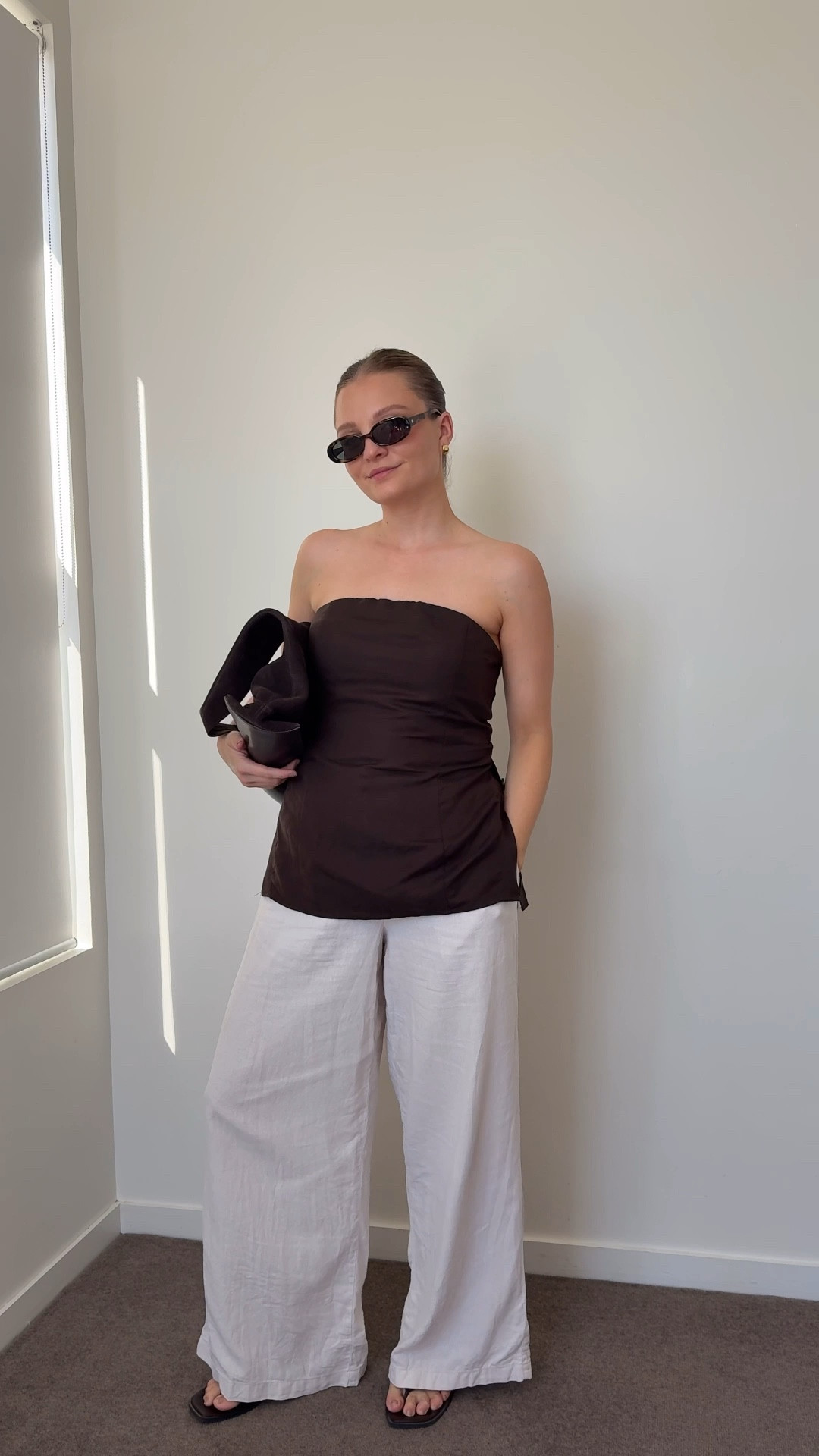 ✨ Effortless everyday style ✨
An elevated basics look I’ll be rewearing on repeat: strapless top, beige linen pants, slides, suede bag + sunnies. Simple, chic, and perfect for spring days that turn into nights.


#LTKaustralia #LTKstyletip