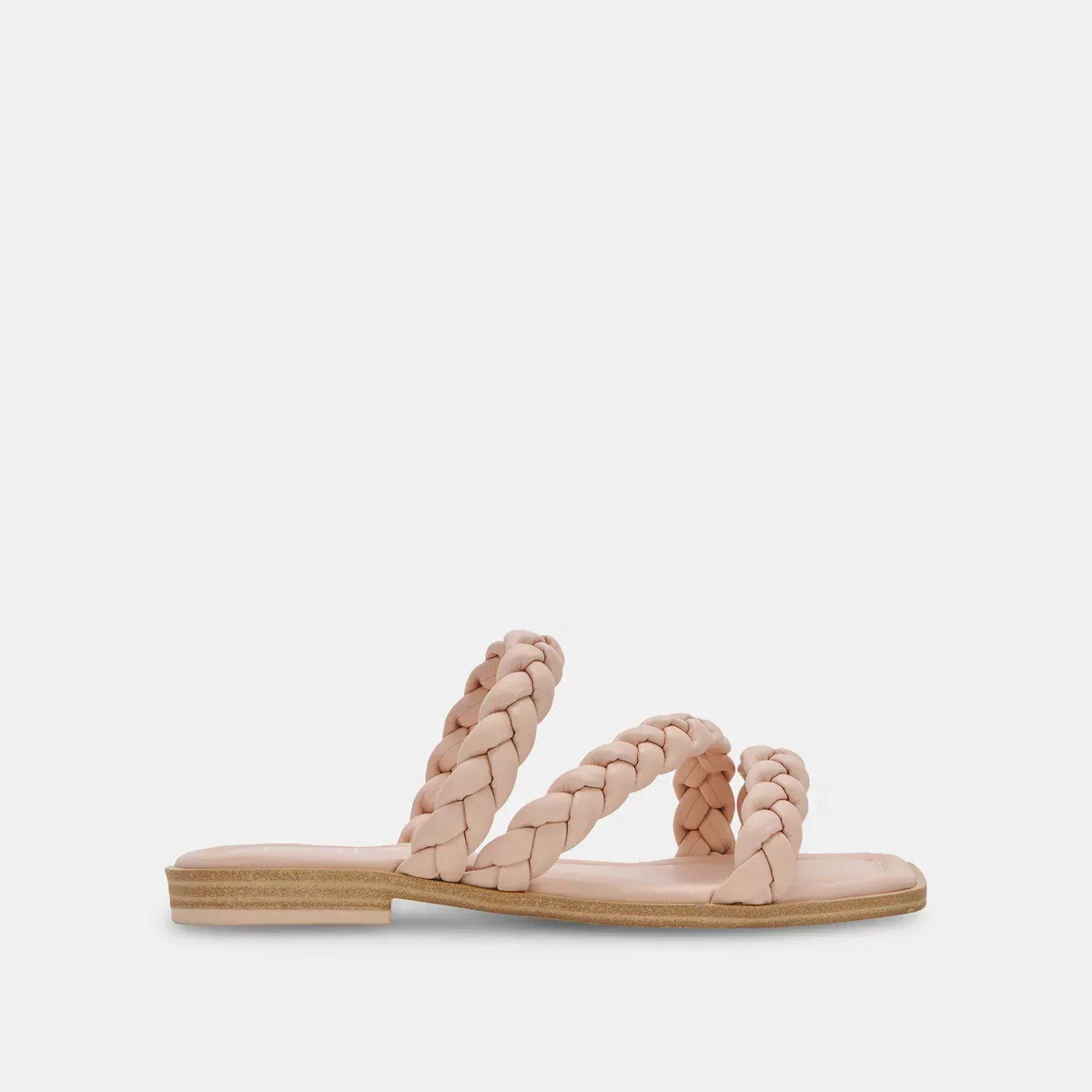 There's no tip toeing around in these #louisvuitton #sandals