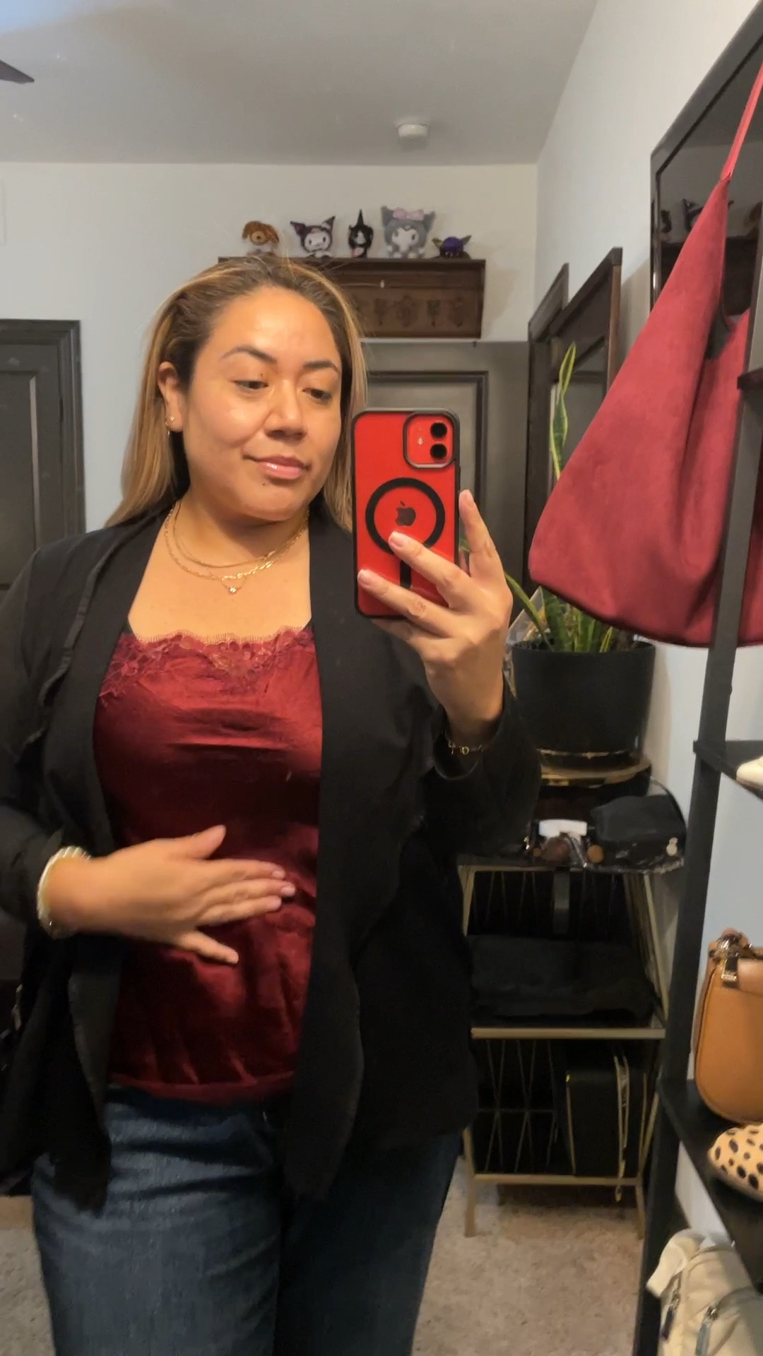 Fall capsule formula 

Neutral blazer + color top
Jeans + neutral shoes
Neutral bag + gold jewelry 