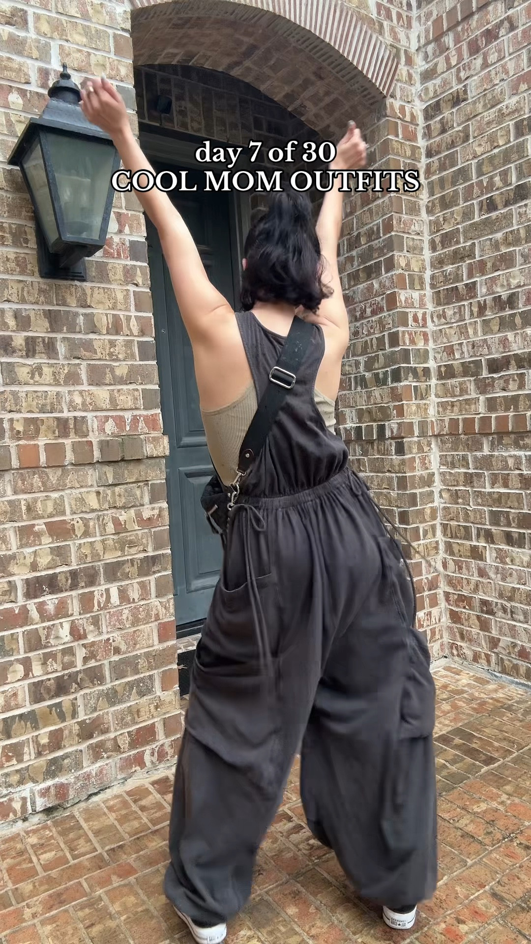 Mom outfit of the day! 

5’3 125 lbs - wearing a size small :)