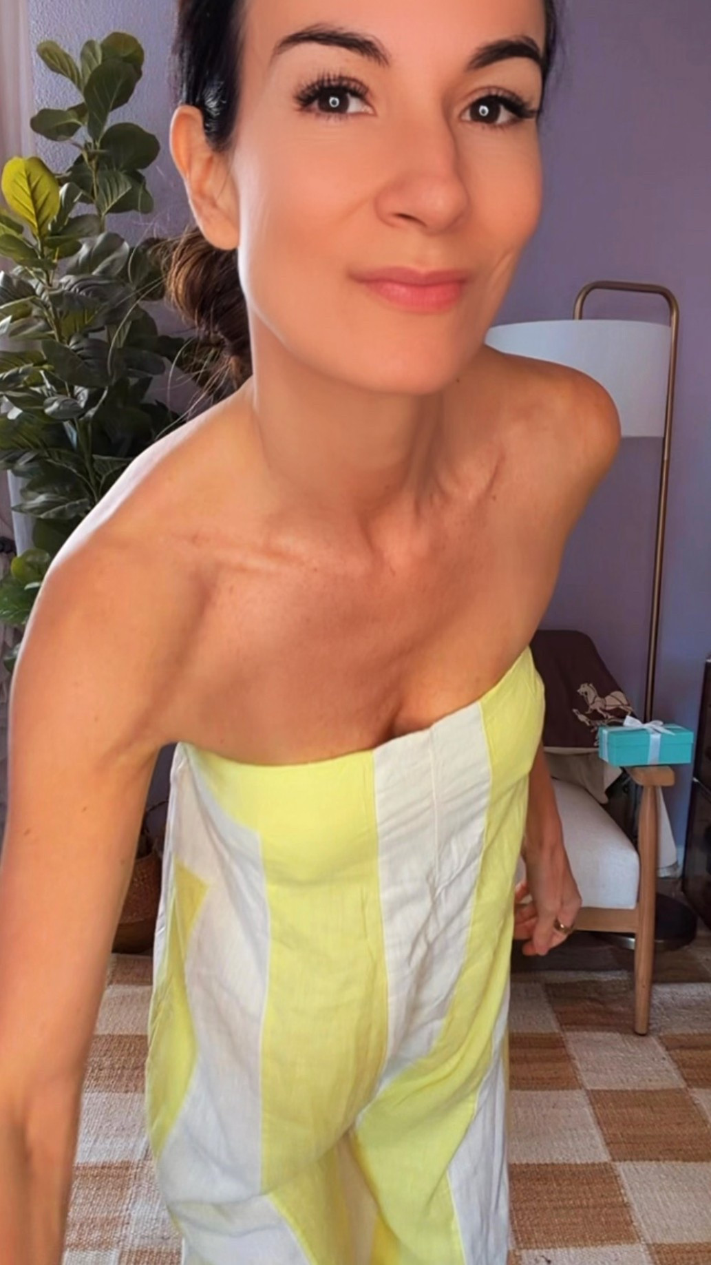 Sunshine called—it said wear the romper ☀️💛

Easy, breezy, zero overthinking required.
Throw it on, feel cute, go live your life.

This one does all the work so you don’t have to.

Wearing XS

#NicoleColeeStyle
#SummerStyle
#EffortlessFashion
#ResortWearVibes
#WarmWeatherStyle





#LTKootd #LTKfitnessgoals #LTKdayinmylife