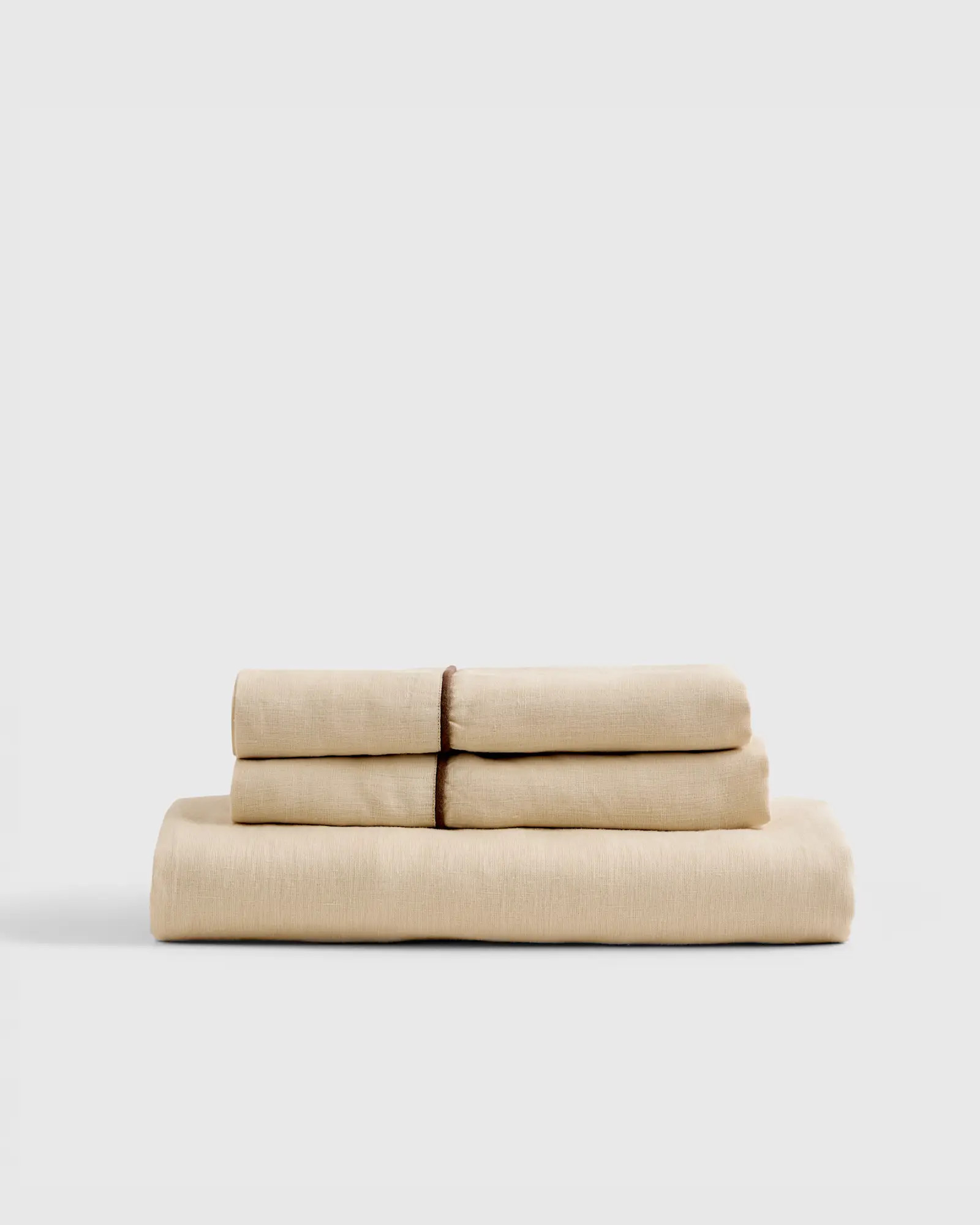 European Linen Piped Fitted Sheet Set in Oat/espresso | Quince